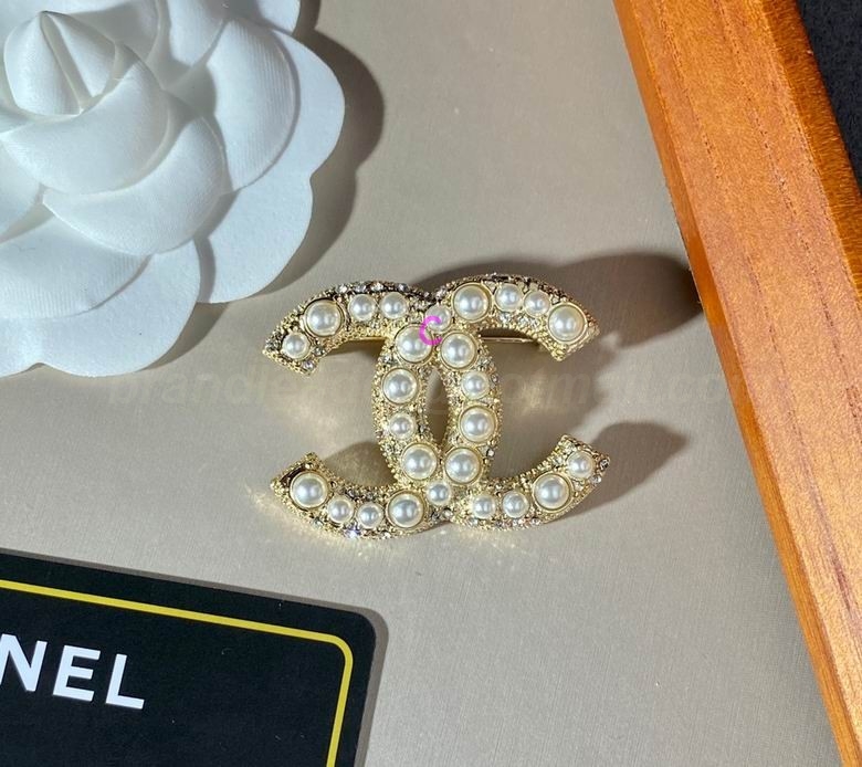 Chanel Brooch 472